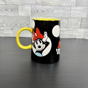 Disney Eats Minnie Mouse Polka Dot Coffee Mug ~ Retired ~ Holds‎ 12 oz.